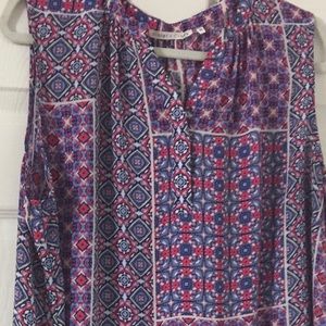 Sleeveless top. Very Cute!